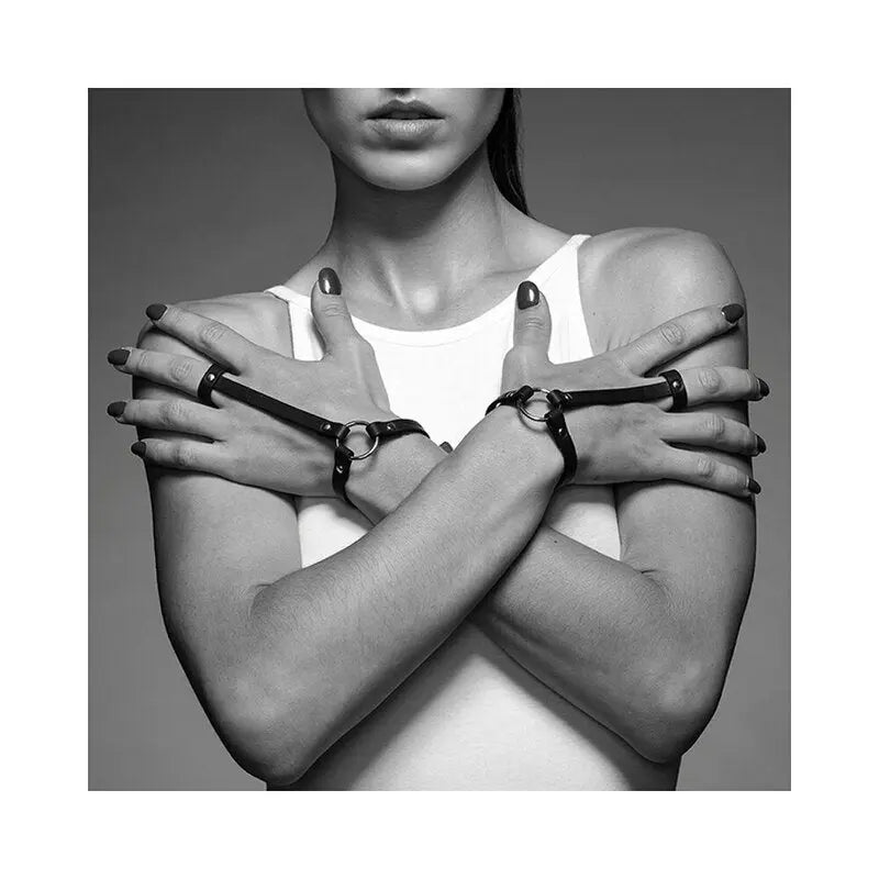 Bijoux Indiscrets Maze Hand Bracelet Harness Harnesses