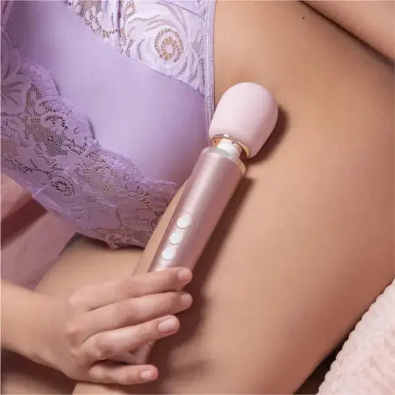 LE Wand Petite Rechargeable Wand Vibrator Massager - Rose Gold  Wand Vibrator