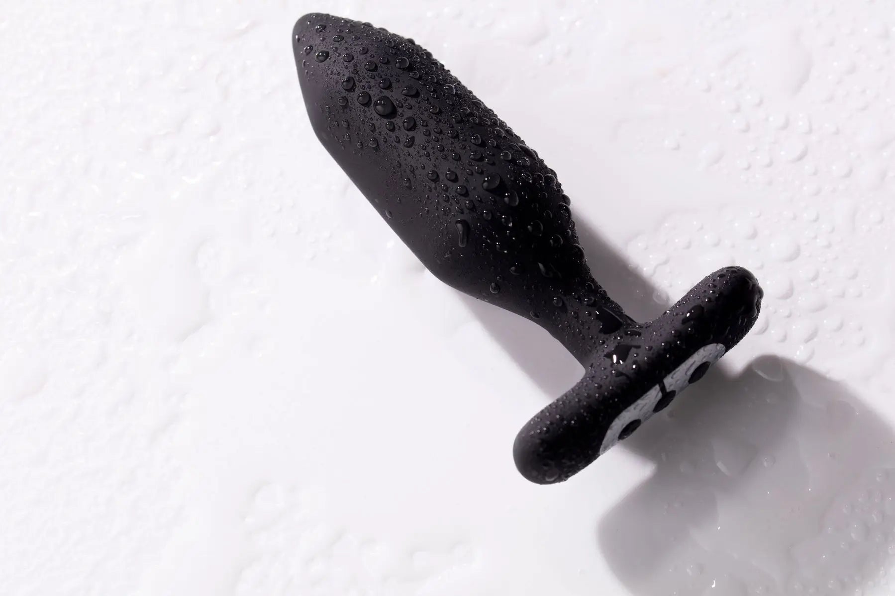 Onyx Vibrating Butt Plug Black  Anal