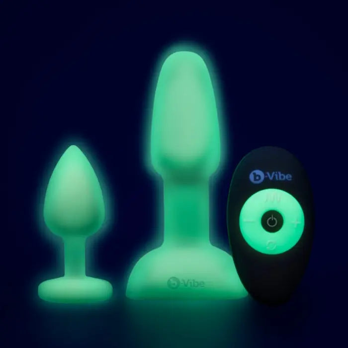 ASSTRONAUT GLOW-IN-THE-DARK BUTT PLAY SET 